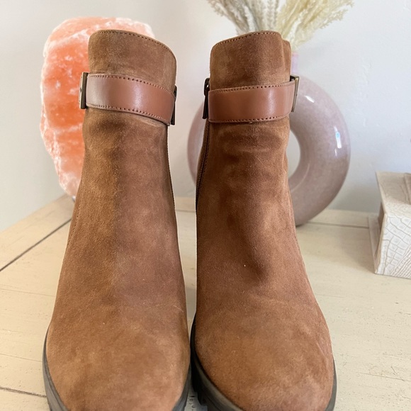 Size 7 - Picture 4 of 7